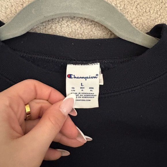 Endicott College Crewneck - Picture 4 of 5